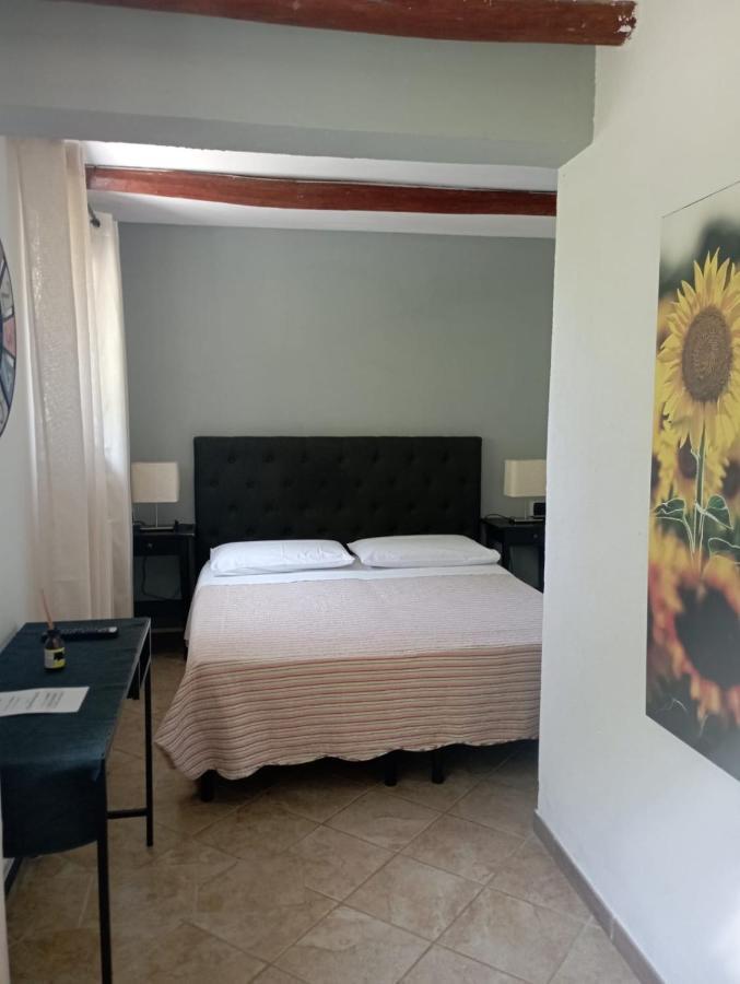 Il Girasole Bed & Breakfast Semorile Bagian luar foto